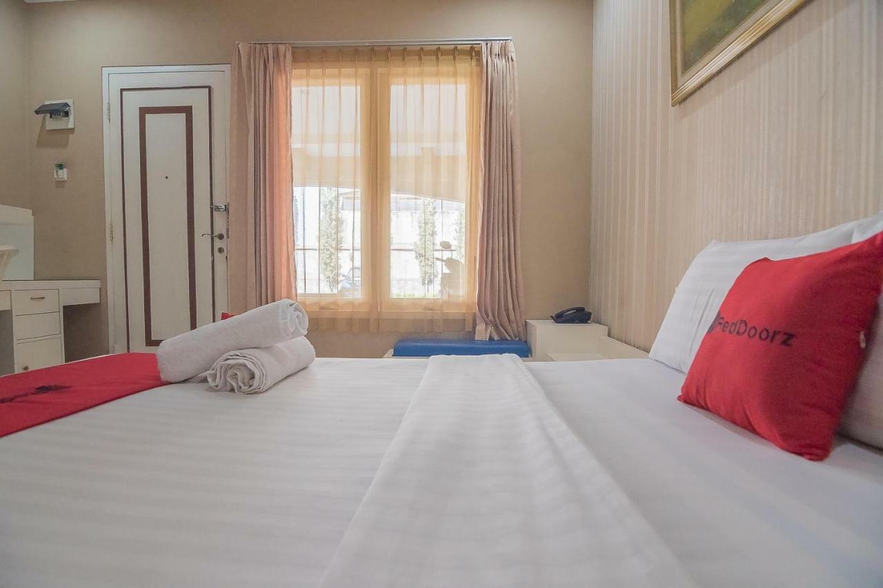 Reddoorz Near Setrasari Mall 2 Bandung Zewnętrze zdjęcie